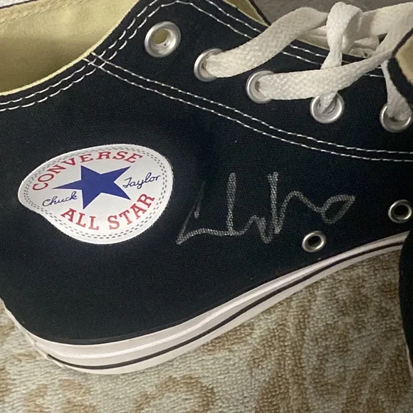 Colin Kaepernick converse high tops -SIGNED- citizen of the year SZ 11